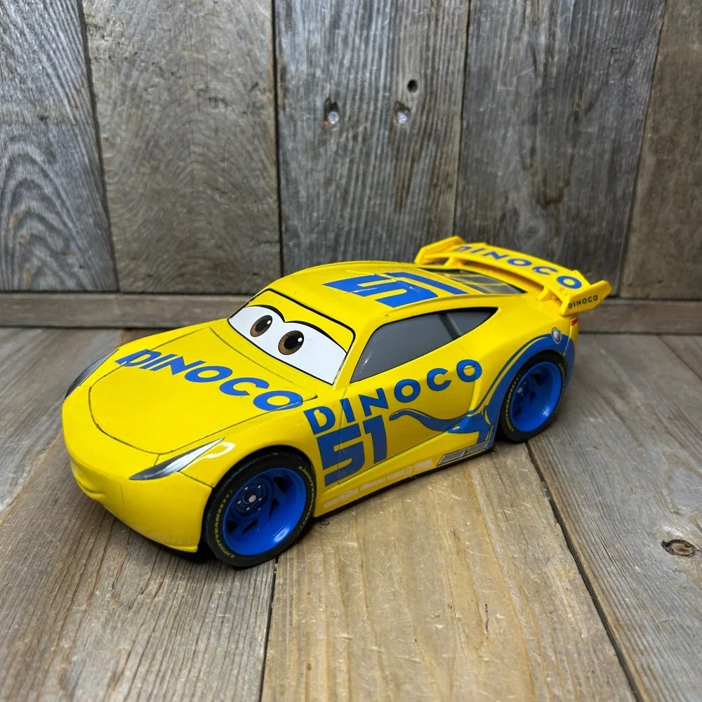 Disney Pixar Cars Cruz Ramirez Dinoco 51 Jada Toys 1/24 Scale Die-Cast Yellow